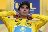 Alberto Contador oblékl žlutý trikot