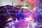Olympijské zahájení stálo jeden a čtvrt miliardy korun, pořadatelé rozpočet před hrami snížili
