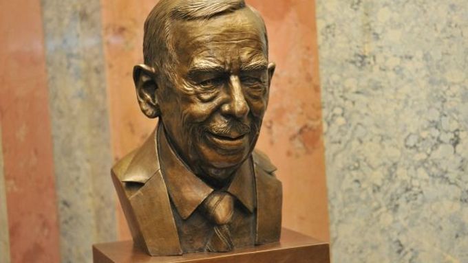 Busta Václava Havla v Národním divadle.
