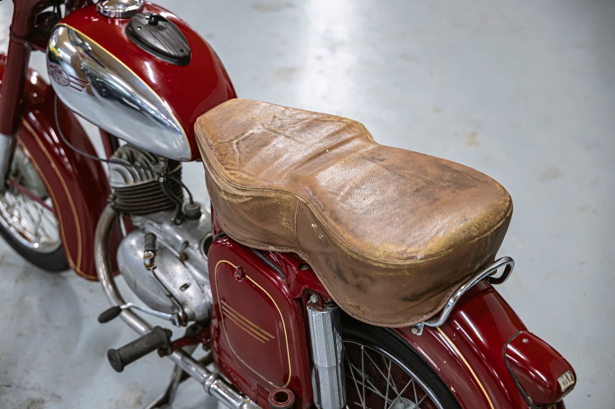Jawa 150/352 půlbuben, tombolová motorka Retro Garáž duben 2025