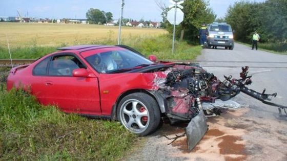 U Rudné se srazilo auto s vlakem