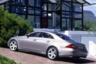 10. Mercedes-Benz CLS - meziroční změna hodnoty podle AAA Auto: -19,3 % (průměrná cena 609 886 Kč --> 492 115 Kč); meziroční změna hodnoty podle Carvago: +3,88 % (průměrná cena 734 500 Kč --> 763 000 Kč)