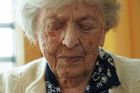 Přeživší holokaustu Rajsa Valjuškevyčová, která uprchla z Kyjeva do Německa.
