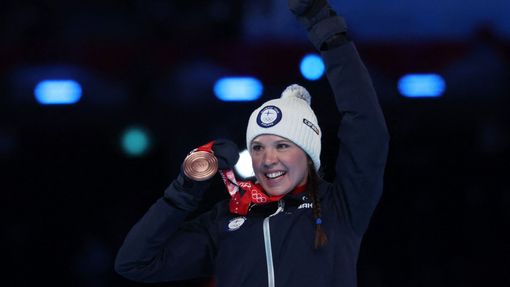 Kerttu Niskanenová přebrala bronzovou medaili při závěrečném ceremoniálu