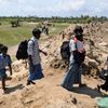 Tamilští civilisté prchají z oblasti bojů