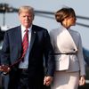 Trump na letišti Stansted v Británii