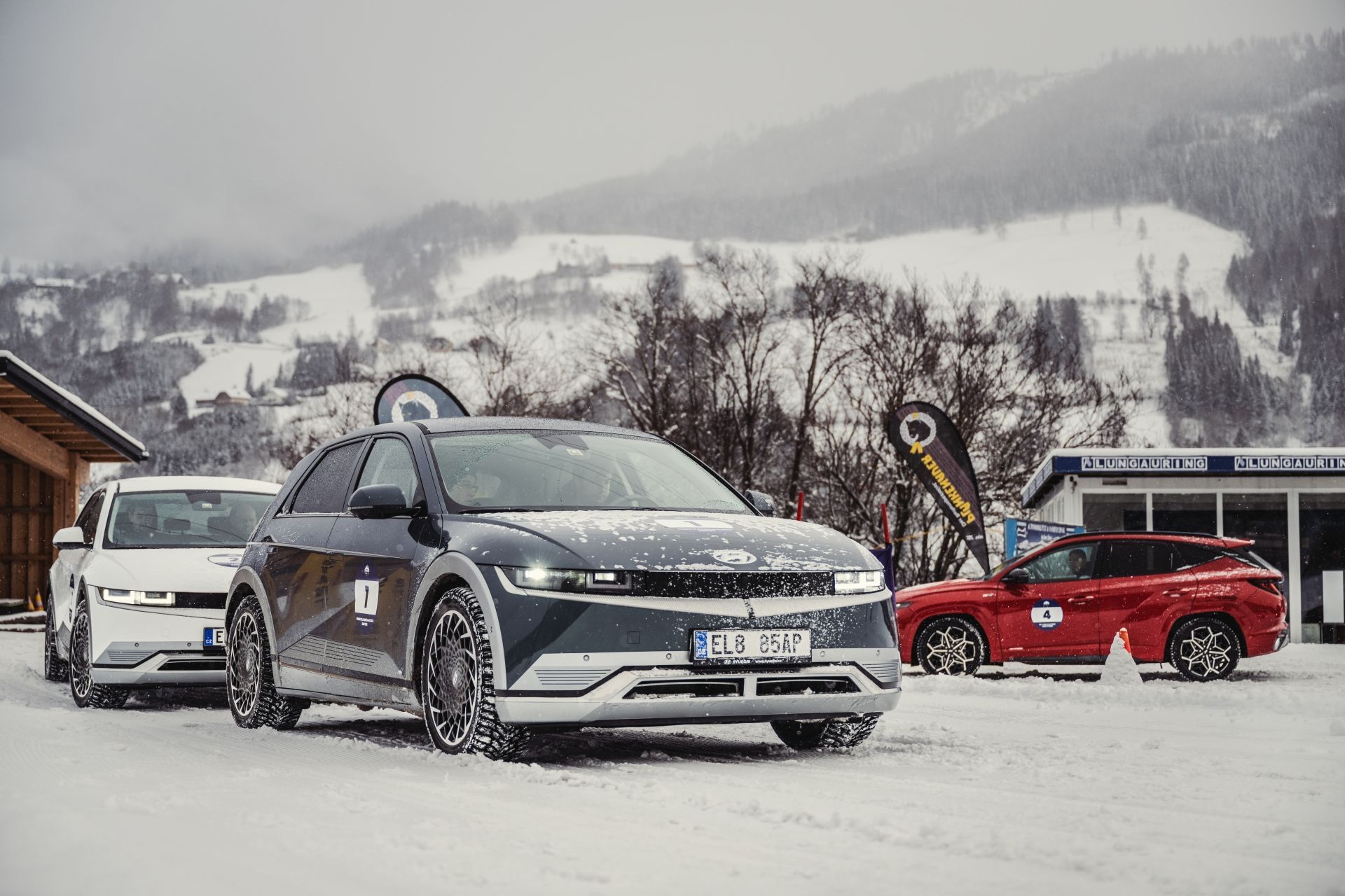 Hyundai SUV na sněhu