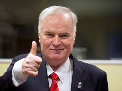 Ratko Mladić před soudem v Haagu,