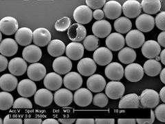 Mikroskopický pohled na větší z používaných bublin.
