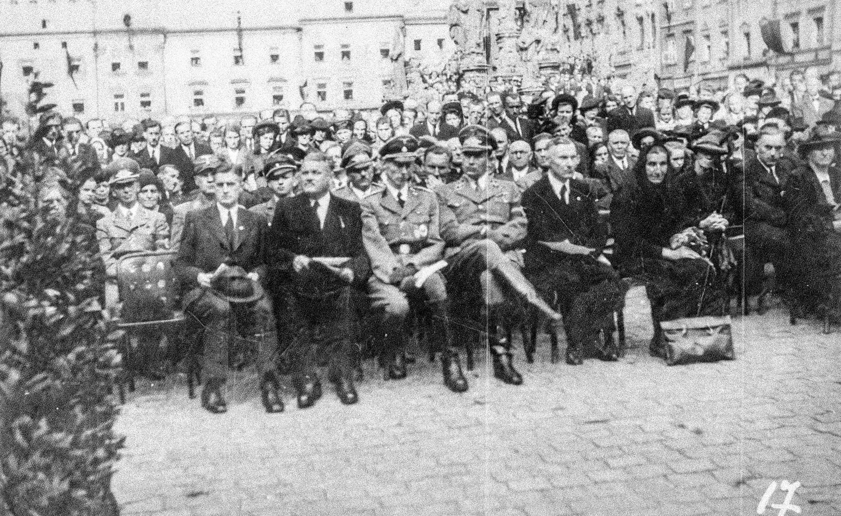 Bombardování Pardubic v červenci 1944, Parbubice, bombardování, historie, výročí, válka, Domácí
