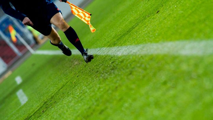 V autě kyperského rozhodčího vybuchla bomba. Liga byla kvůli útoku přerušena