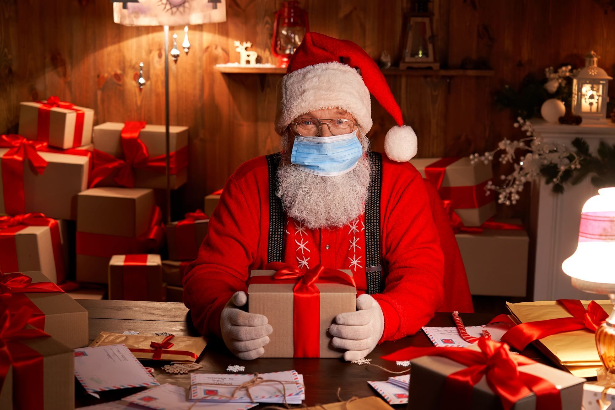 Santa Claus, Vánoce, koronavirus, pandemie, rouška, ilustrační foto