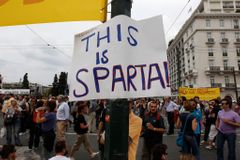 Řecký premiér nabídl demisi, hodlá vytvořit novou vládu