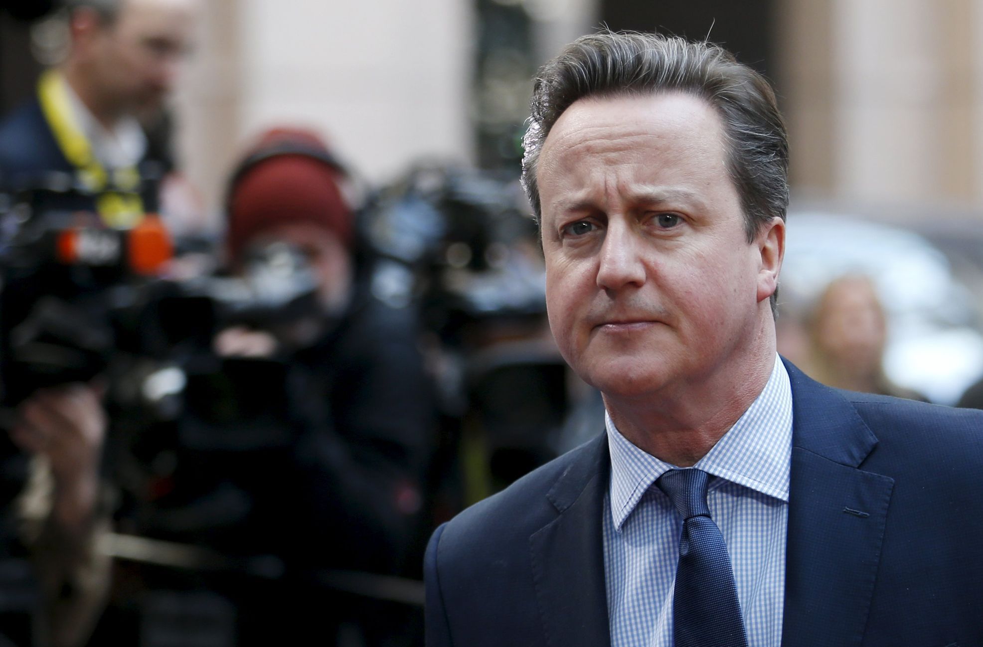 Příjezd britského premiéra Camerona na summit EU-Turecko.
