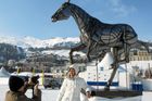 Přestože únorový mítink White Turf vrcholí prestižní Velkou cenou Svatého Mořice, o sport jde ve známém zimním letovisku až ve druhé řadě.