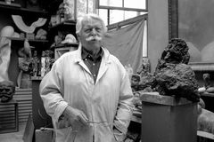 Zemřel akademický sochař Josef Klimeš. Jeho sochy zdobí Prahu, získal i ocenění na EXPO '58
