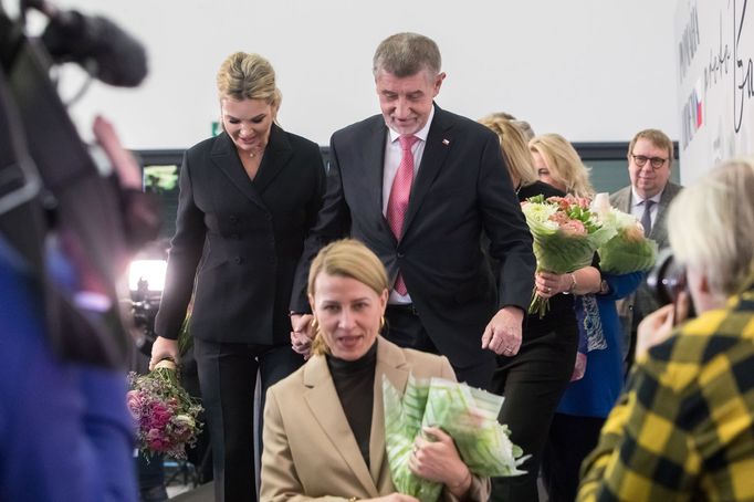 Andrej Babiš  přichází do volebního štábu. Záběr z pražského volebního štábu prezidentského kandidáta Andreje Babiše. 28. 1. 2023