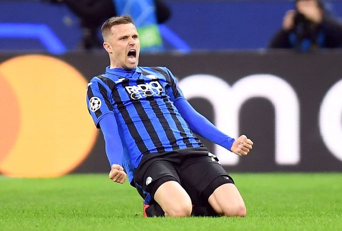 Soccer Football - Champions League - Round of 16 First Leg - Atalanta v Valencia - San Siro, Milan, Italy - February 19, 2020  Atalanta's Josip Ilicic celebrates scoring