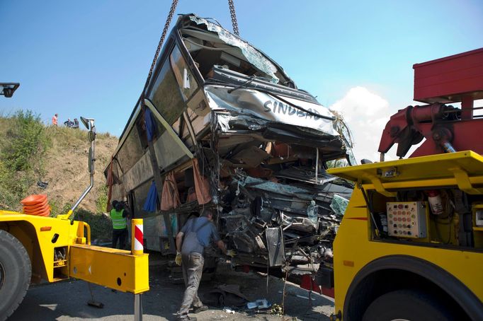 Havarovaný autobus na dálnici u Drážďan, 19. července 2014