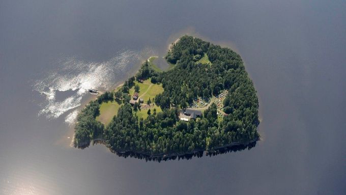 Ostrov Utoya leží 40 kilometrů od Osla.