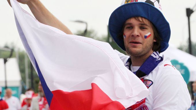 Velké podpory se dočkají čeští fotbalisté i ve čtvrtfinále, které odehrají ve Varšavě.