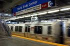 V New Yorku vykolejilo metro, čtyři lidé se vážně zranili