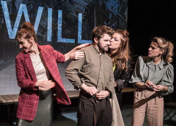 Marta Dancingerová jako Kiki, Jakub Burýšek coby Jordan, Anežka Rusevová v roli Vanessy a Sandra Černodrinská jako Laura.