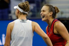 Krejčíková se proti Sabalenkové trápila na servisu a semifinále US Open si nezahraje