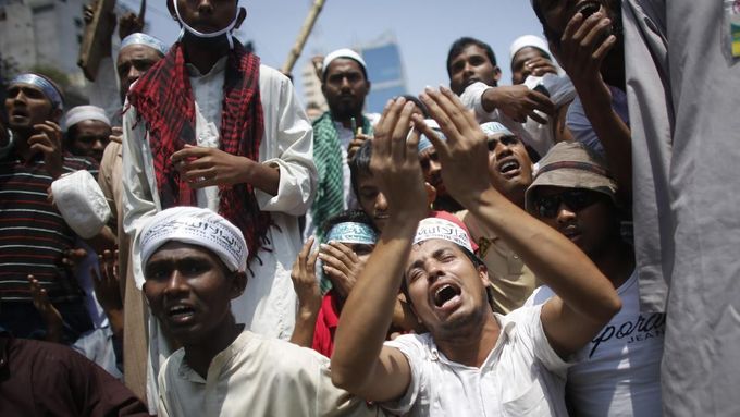 Smrt ateistům, znělo Dhákou. Protest skončil krveprolitím
