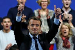 Socialisté ve Francii vybírají kandidáta na prezidenta. Hlasy jim bere "Mozart z Elysejského paláce"