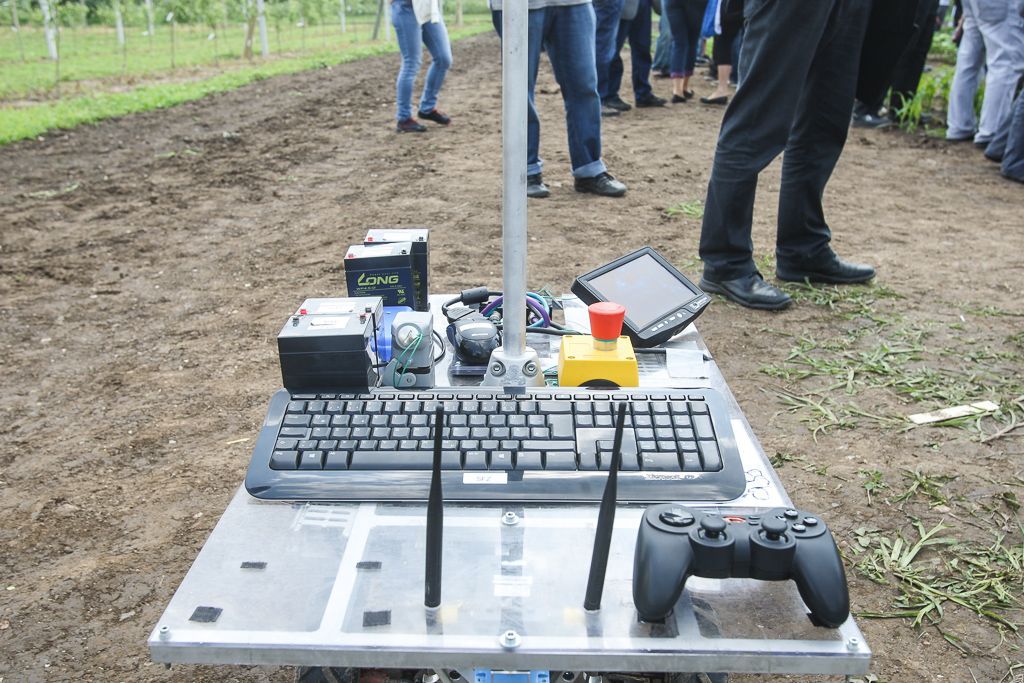 Soutěž polních robotů