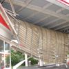 Bouřka lámala stromy a trhala střechy