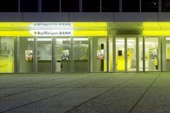 Raiffeisenbank klesl čistý zisk o 17 procent