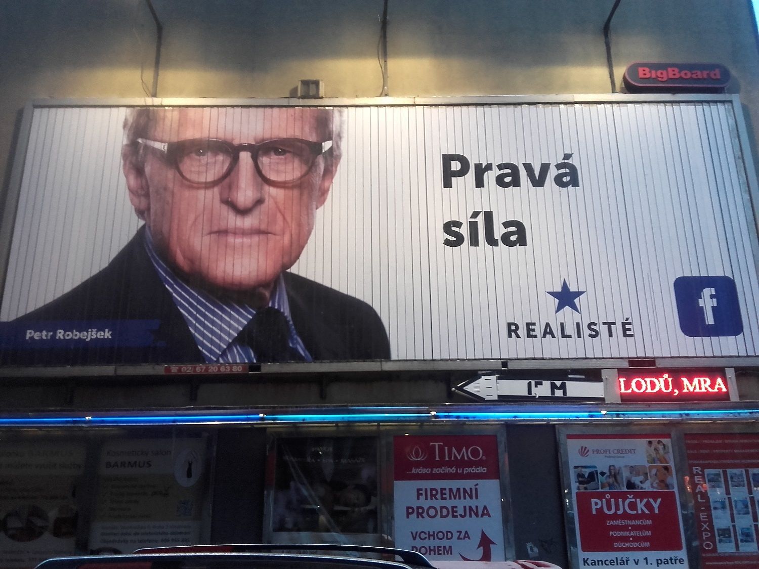 Petr Robejšek Realisté billboard Praha Vinohrady