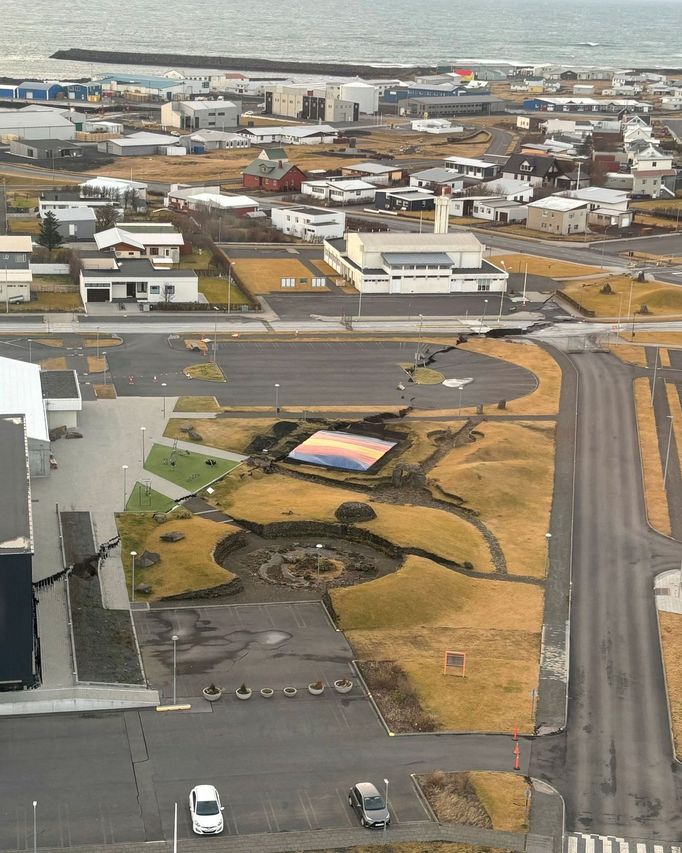 Vesnice Grindavík leží přímo pod islandským vulkánem.