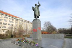 Na soše maršála Koněva bude informační tabulka, schválilo zastupitelstvo. Proti byli jen komunisté