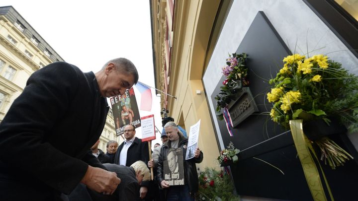 Kde budou politici 17. listopadu? Filip asi doma, pravice u Havla, Bartoš na Letné