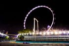 Tma tmoucí obepínající singapurský přístav dává Grand Prix jedinečnou atmosféru. Tu umocňuje obří osvětlené ruské kolo.