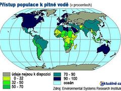 Mapa ukazuje země, které mají dostatečné zásoby vody (modré), a ty, které trpí nedostatkem (žluté)