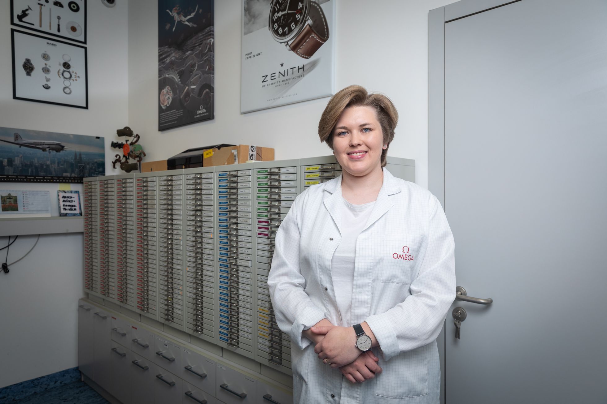 hodinky, hodinářka, řemeslo, ženy v mužských profesích