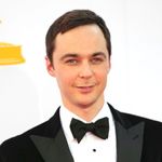 Sheldon ze seriálu Teorie velkého třesku, Jim Parsons, letos slaví 45. narozeniny.
