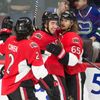 Zibanejad a Karlsson (Ottawa Senators) slaví branku v NHL 2014-15