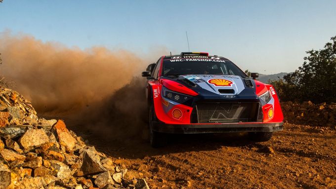 Thierry Neuville (Hyundai) na trati Rallye Akropolis 2024