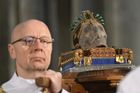 "Šlo se krásně," líčí farář. Svatováclavská pouť připomíná o Den české státnosti