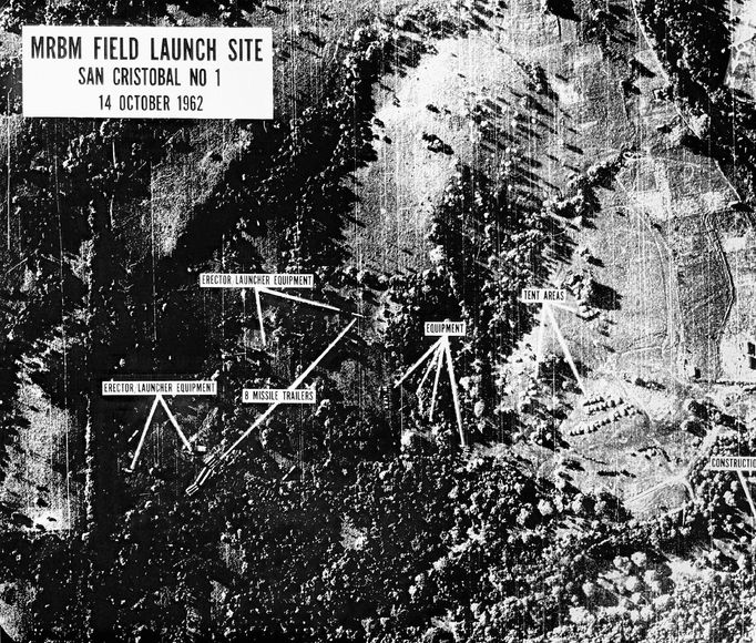 Archivní fotografie z doby, kdy světu během tzv. Kubánské krize hrozila jaderná válka mezi SSSR a USA.