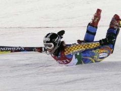 Anja Pärsonová mohla v Aare opět slavit svým populárním "tučňákem". Na MS vyhrála i superkombinaci.