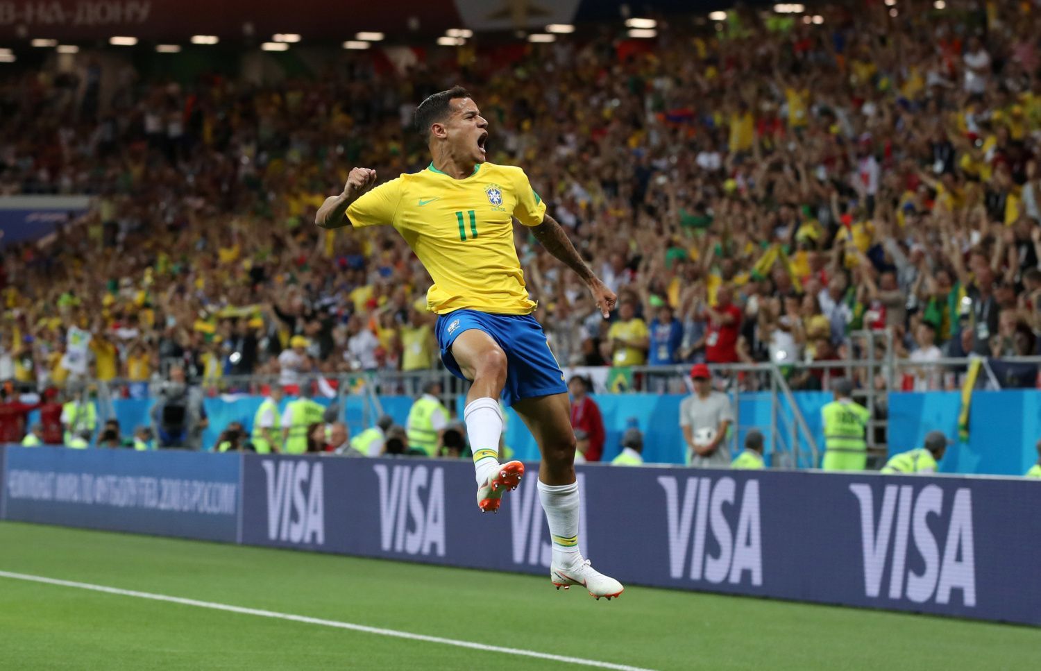 Philippe Coutinho slaví svůj gól v zápase Brazílie - Švýcarsko na MS 2018