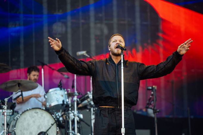 Americká kapela Imagine Dragons se svým frontmanem Danem Reynoldsem vystoupila v pražských Letňanech.