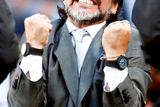 Nekorunovaným králem emocionálních projevů je ale Diego Maradona. Takhle se radoval z výhry nad Koreou.
