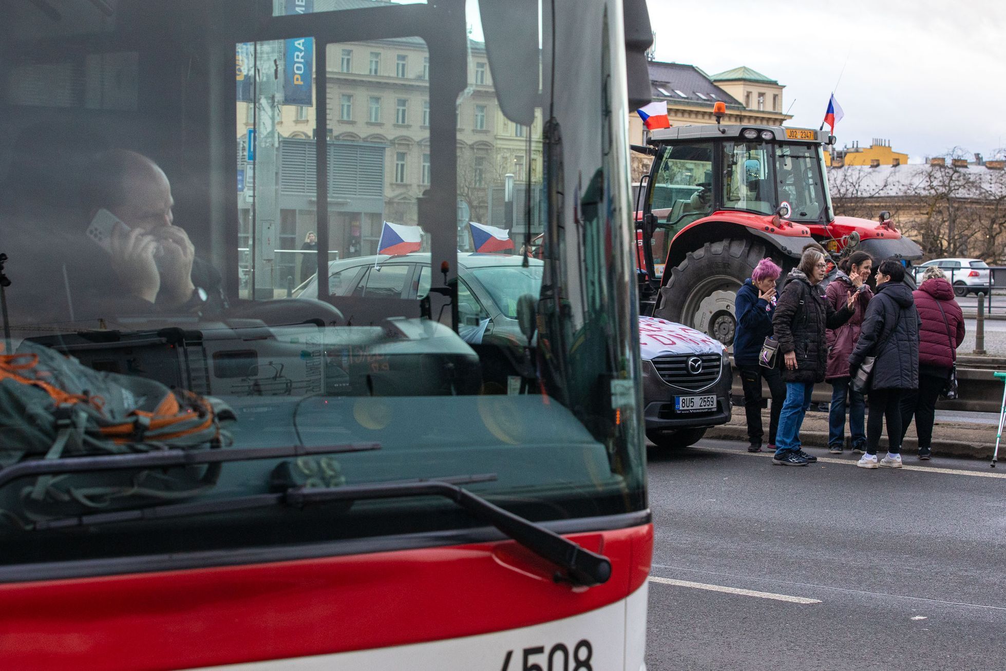 Protest části zemědělců s traktory v Praze na Magistrále a před ministerstvem zemědělství